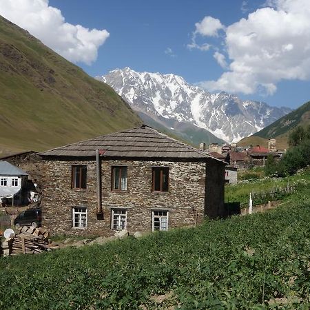 أوشغولي Caucasus Guesthouse المظهر الخارجي الصورة