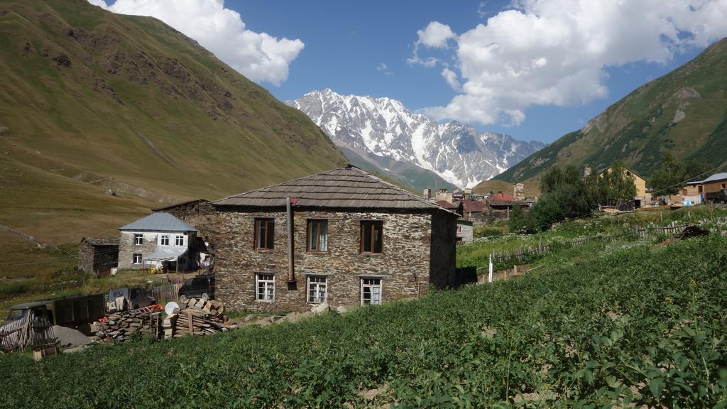 أوشغولي Caucasus Guesthouse المظهر الخارجي الصورة